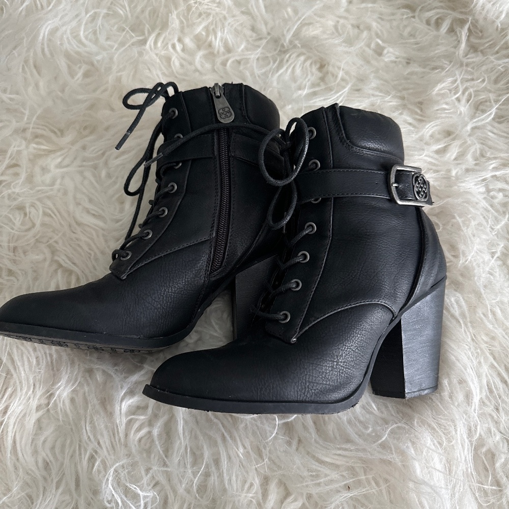 9M High Heeled short boot - Picture 1 of 5